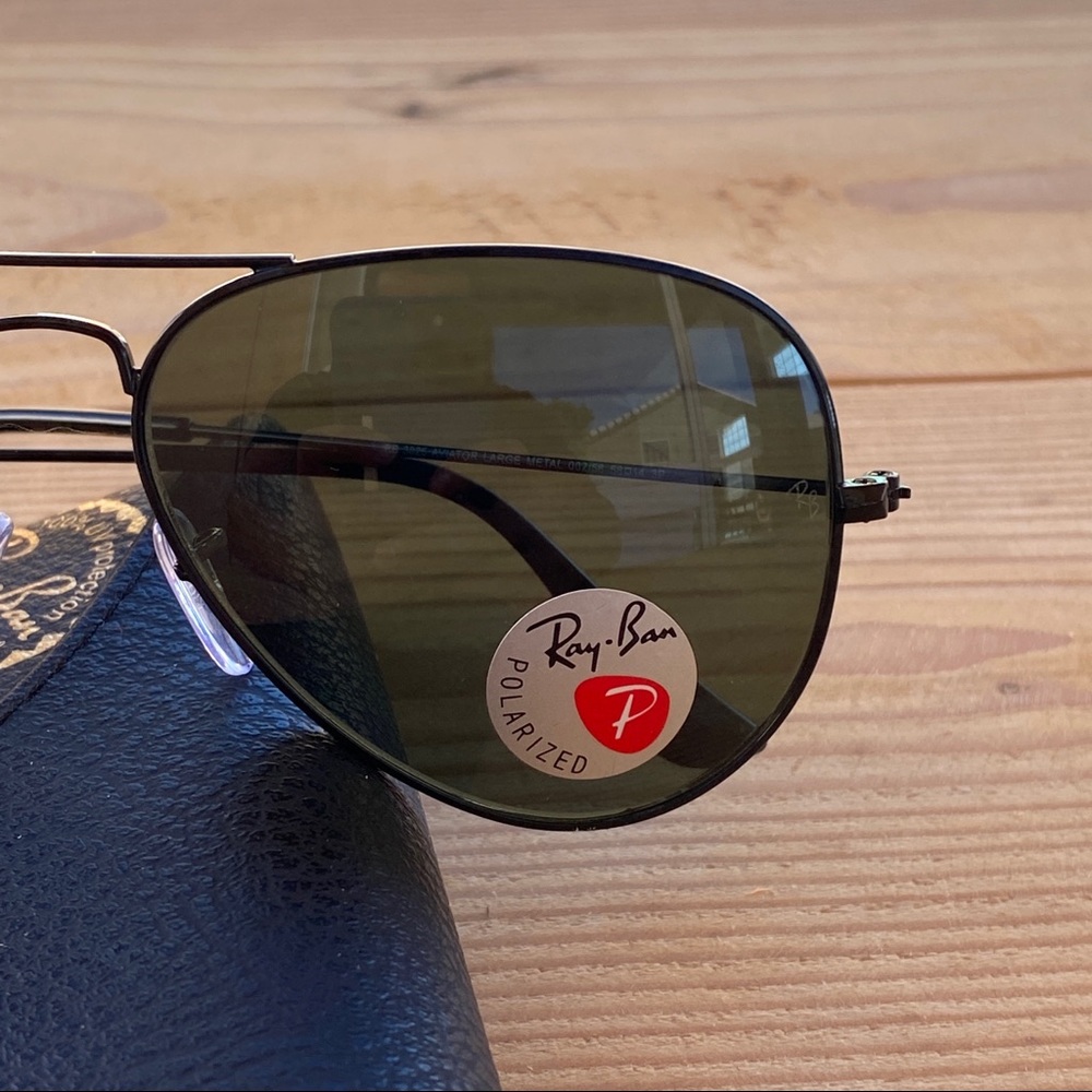 Ray-Ban RB3025 Aviator Classic Polarized Sunglasse - Picture 6 of 8